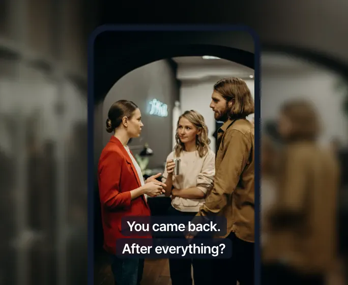 Un episodio drammatico verticale sullo schermo di uno smartphone con i sottotitoli "Sei tornato. Dopo tutto?"